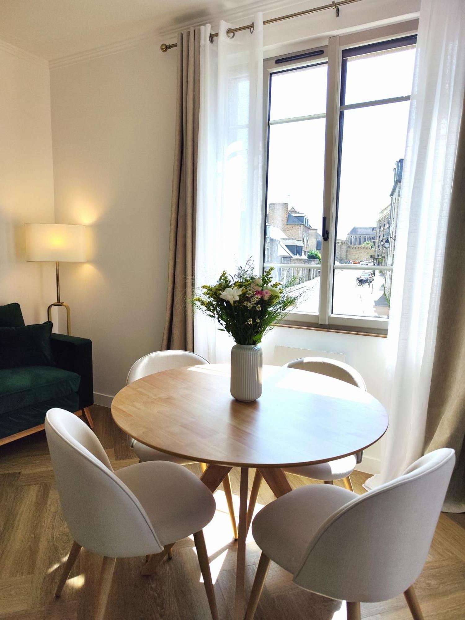 Demeures & Chateaux - Hotel De La Porte Saint-Malo ดีน็อง ภายนอก รูปภาพ