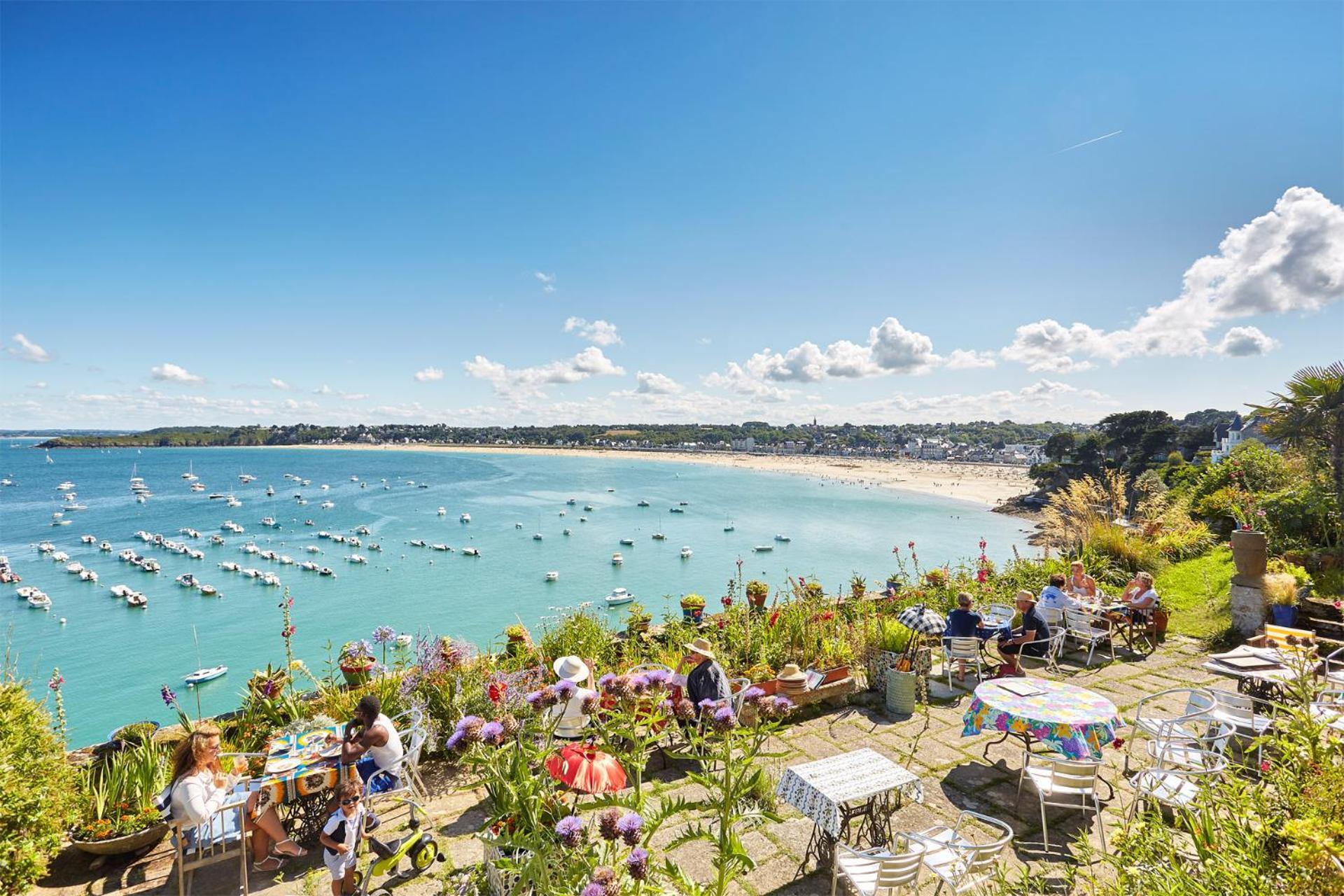 Demeures & Chateaux - Hotel De La Porte Saint-Malo ดีน็อง ภายนอก รูปภาพ