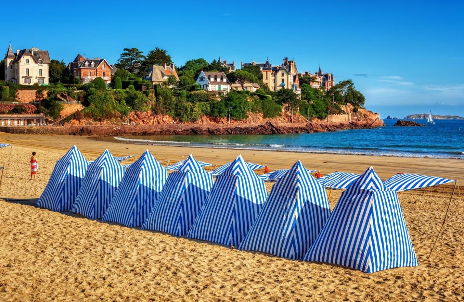 Demeures & Chateaux - Hotel De La Porte Saint-Malo ดีน็อง ภายนอก รูปภาพ